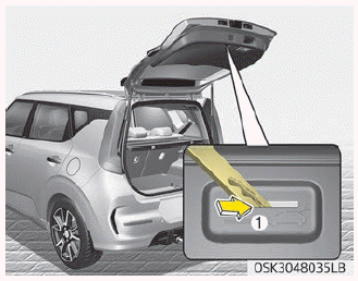 Kia Soul. Emergency tailgate safety release